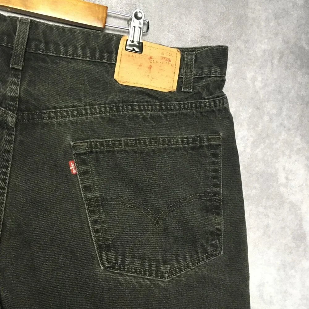 VTG Levis Mens 550 Relaxed Fit Black Jeans size 40x30 Cotton Denim Pants Zip Fly